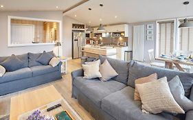 Host & Stay - Puffins Rest